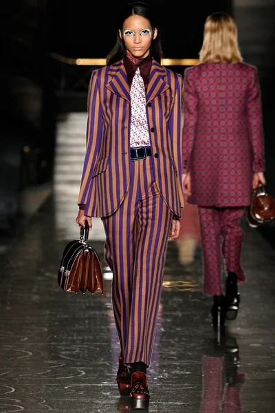 Look 7